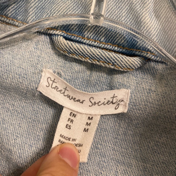 Cropped Denim Jean Jacket - Picture 4 of 6